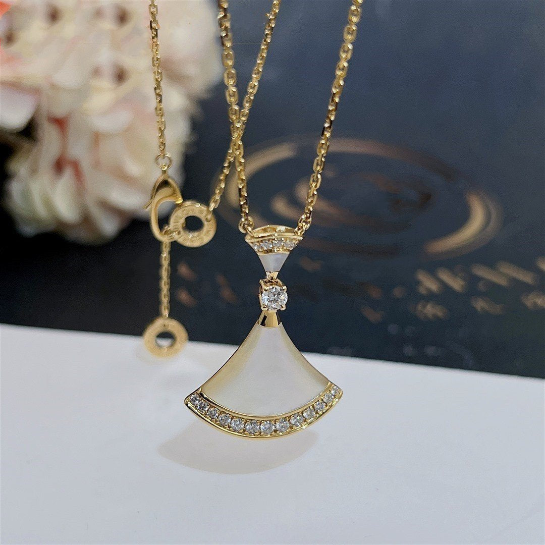 [Kismet Jewels ]DREAM NECKLACE MOP GOLD DIAMOND