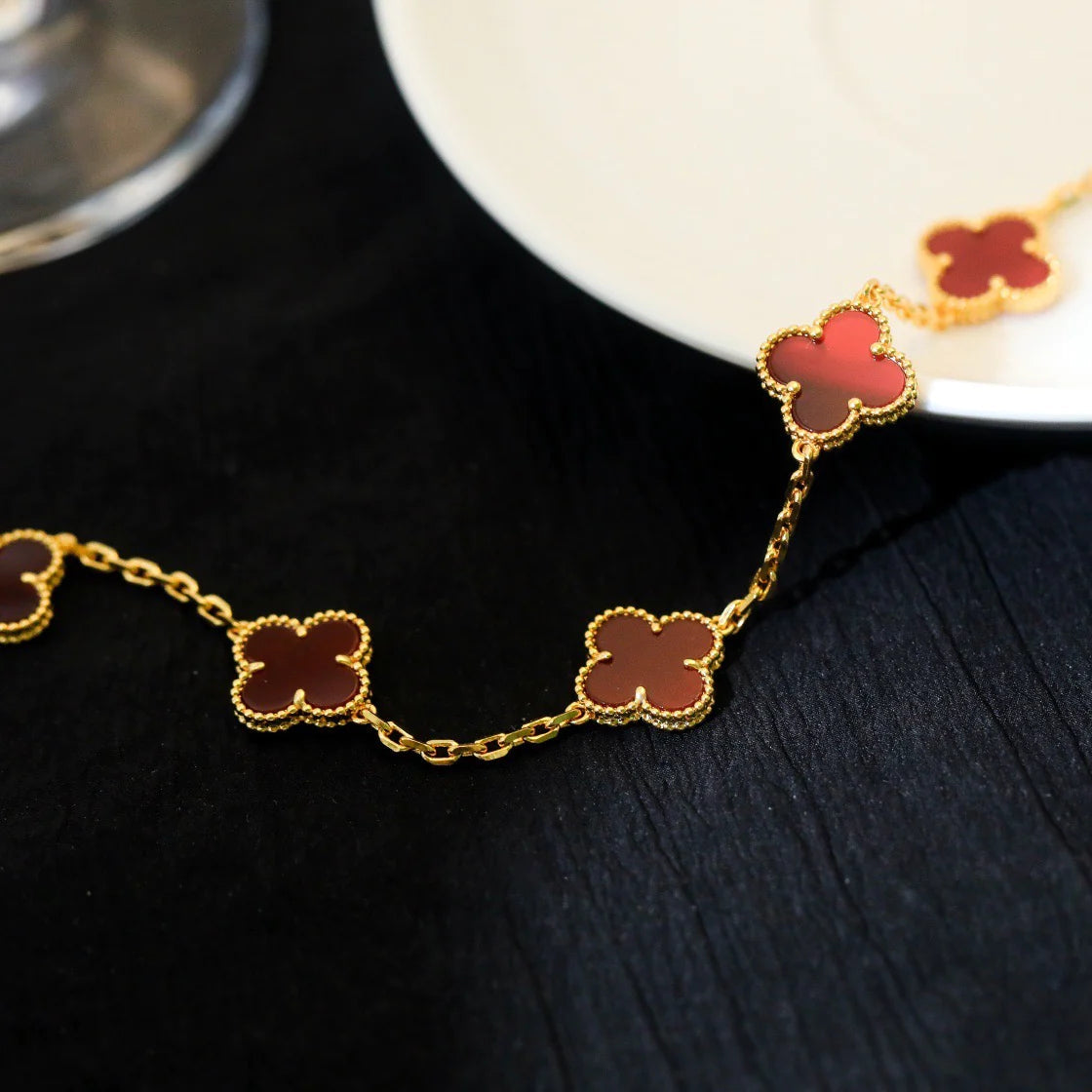 [Kismet Jewels ]CLOVER 5 MOTIFS RED AGATE  BRACELET