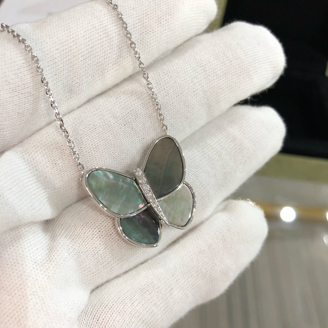 [Kismet Jewels ]LARGE BUTTERFLY SILVER PENDANT DIAMOND NECKLACE